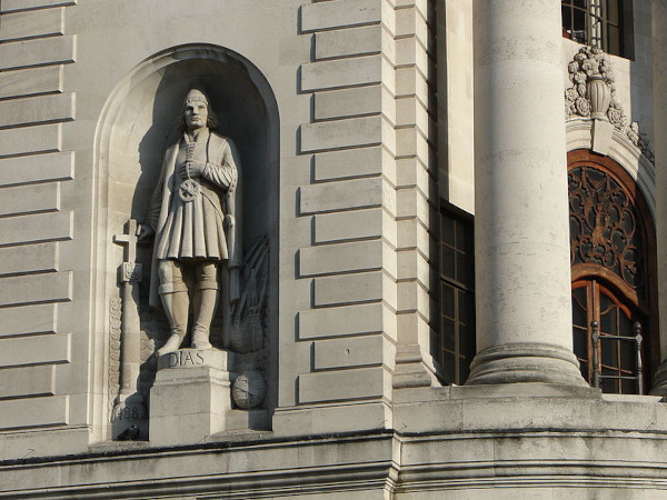 Estátua de Bartolomeu Dias, um importante explorador português. Estátua de Bartolomeu Dias, um importante explorador português.